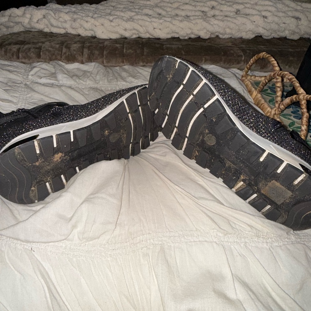 DKNY Hightop zipper sneakers 11 - Picture 6 of 6